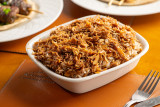 Arroz com amêndoas, especiarias e frango desfiado
