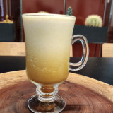 Café Gelado com caramelo  (Expresso Orfeu + gelo + caramelo)