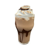 Frapê de café expresso com calda de chocolate e chantilly