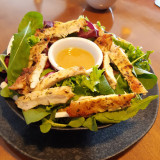 Frango grelhado com Salada Mix de Folhas