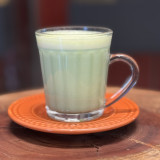 Chá verde com leite (Matcha Latte)